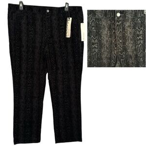 Jones New York Lexington Straight Leg Black Snakeskin-Look Jeans in Size 20W NWT
